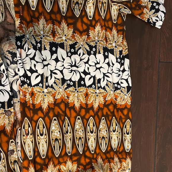 Vintage Aloha Hut Hawaiian Shirt Size L Short Sleeve Surfboard Print 100% Rayón - Picture 5 of 14